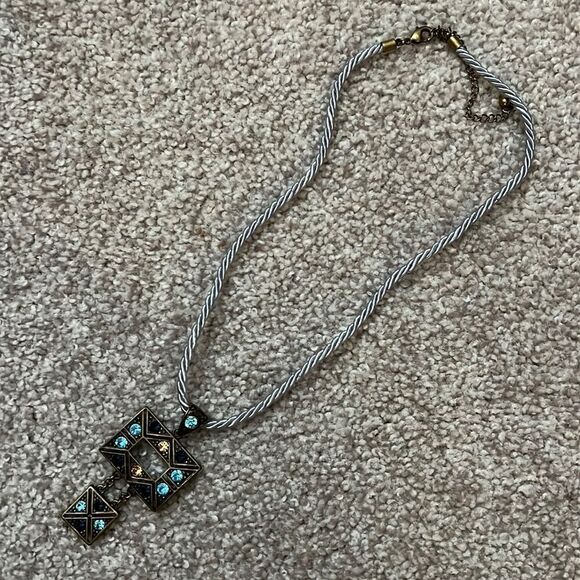 NWOT Lia Sophia Blue and Gold statement necklace - Picture 1 of 3